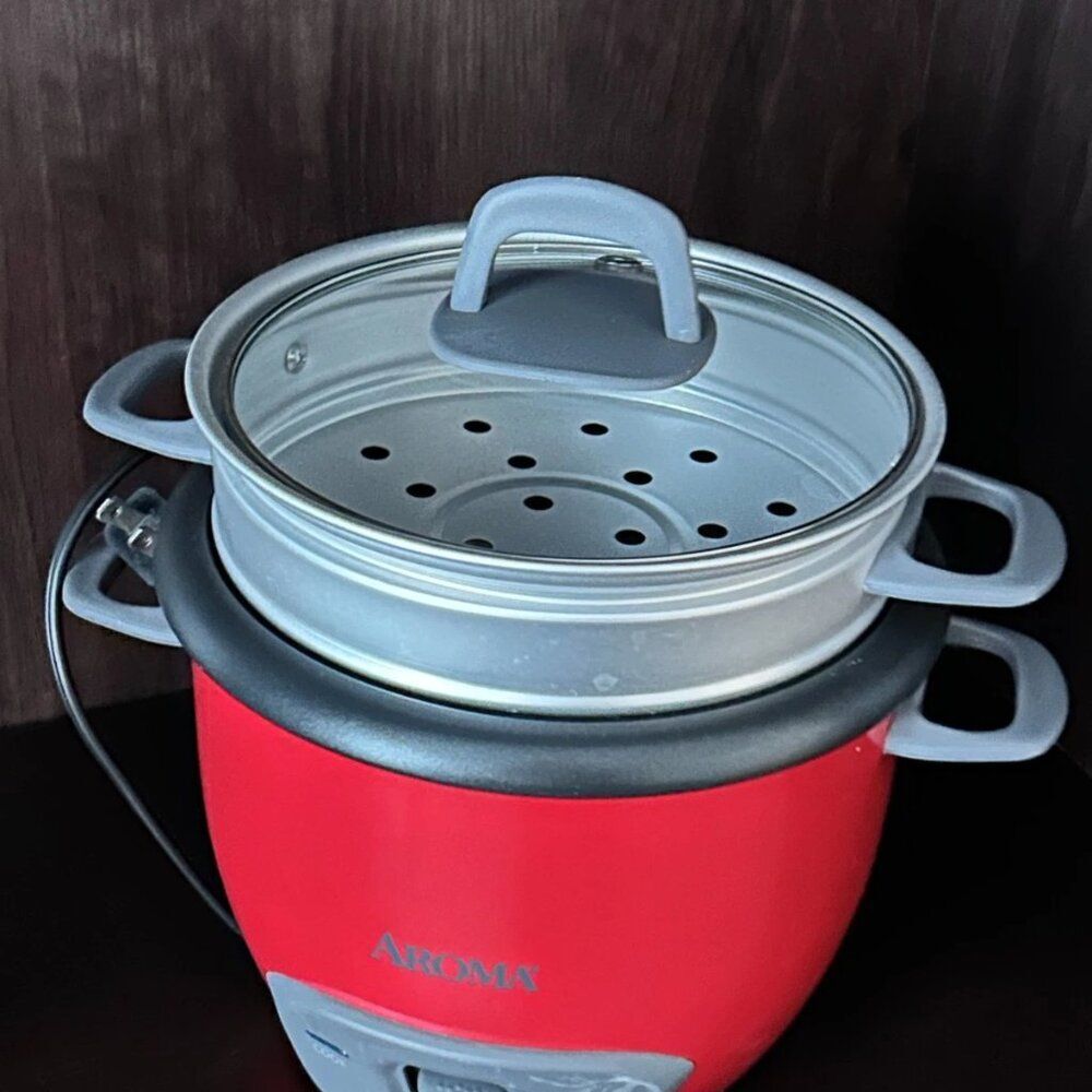 Aroma 6-Cup (Cooked) (3-Cup UNCOOKED) Pot Style Rice Cooker, RED
